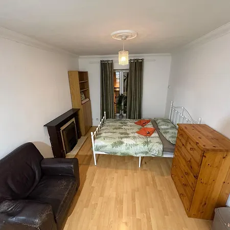 Ha Penny Bridge , Elegant Flat With Private Balcony, Liffey View And Kitchen, Shared Bathroom * Dublino