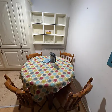 Alloggio in famiglia Ha Penny Bridge , Elegant Flat With Private Balcony, Liffey View And Kitchen, Shared Bathroom *